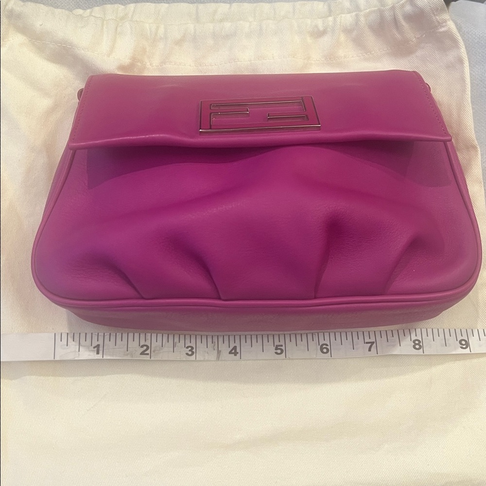 📍SOLD📍Fendi Magenta Shoulder Bag with Silver Chain Detail - Picture 12 of 14